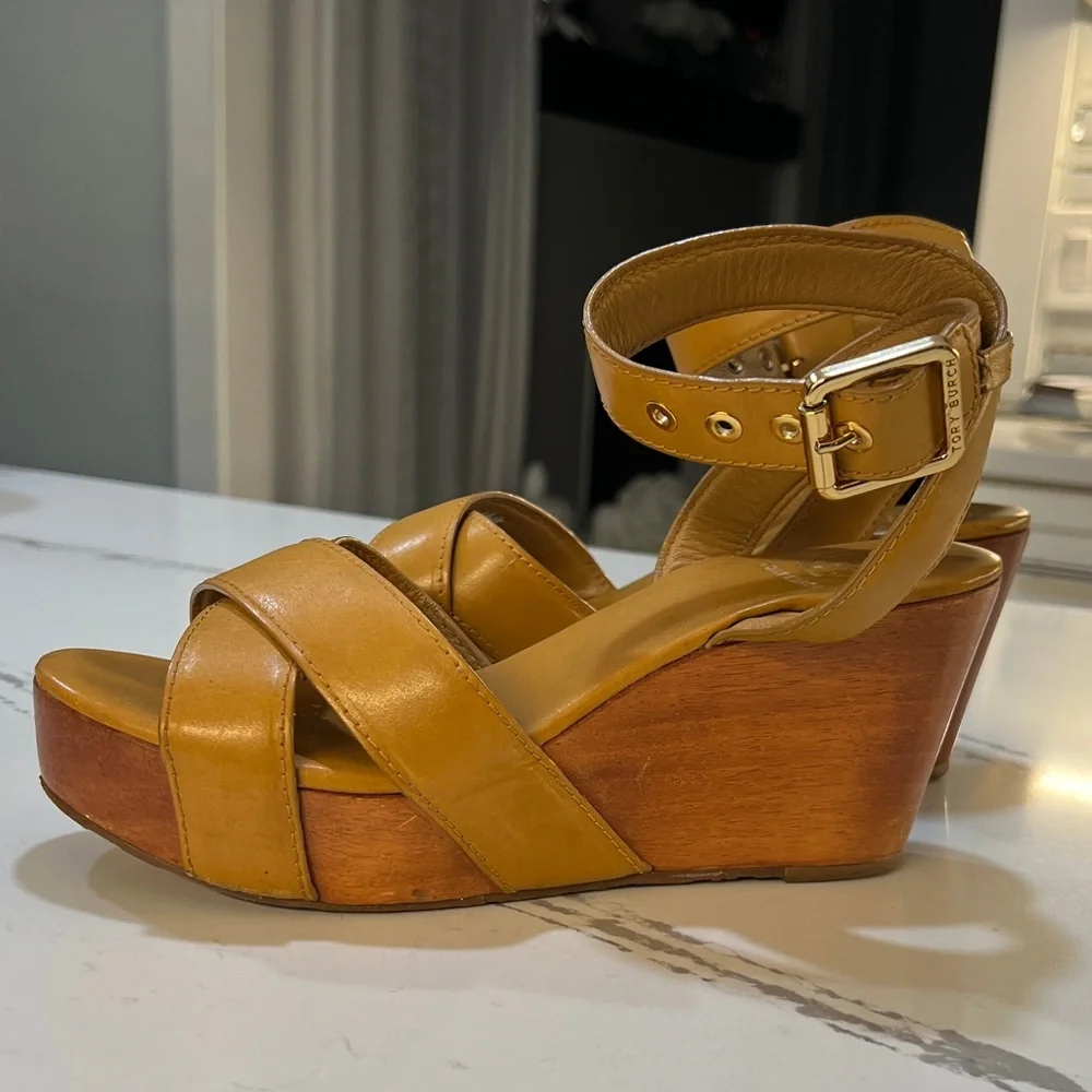 Tory Burch Tan Almita Wood Platform Leather Wedges size 7.5M
